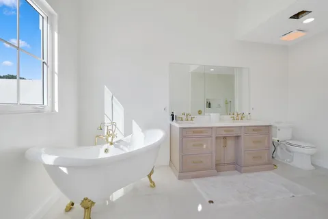 $3,850,000 | 340 East Royal Palm Road, Boca Raton, FL 33432