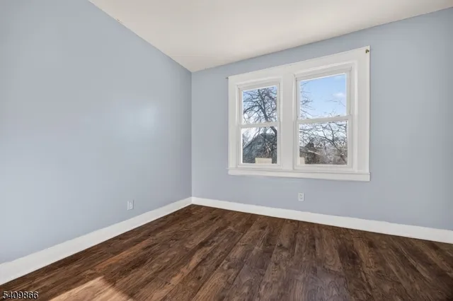 a view of empty room with window