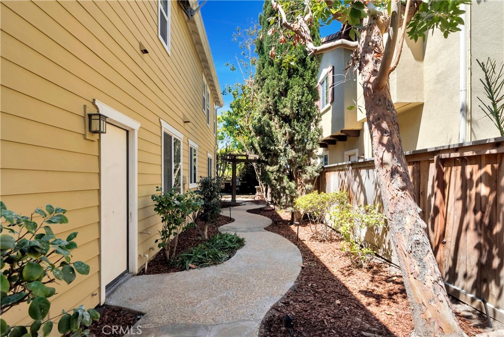 5 Flowerdale Ladera Ranch, CA 92694 - Photo 22 of 22 a view of a back yard with a potted plant
