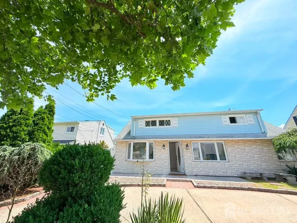 $3,800 | 68 Daniel Street, Carteret, NJ 07008