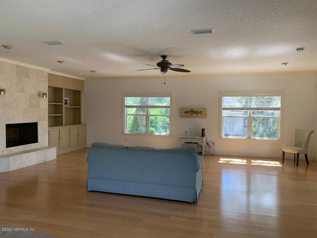 925 Seminole Road Atlantic Beach, FL 32233 - Photo 14 of 37 Large living room
