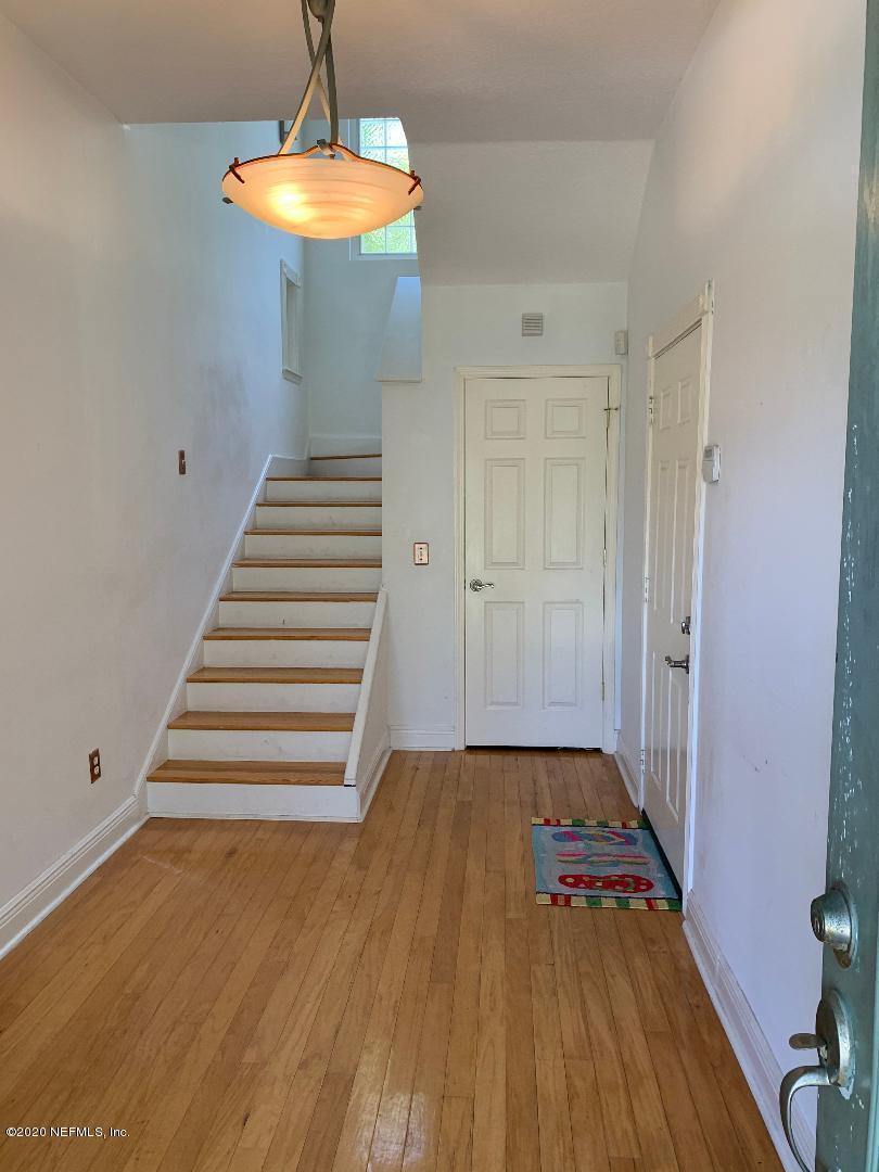 925 Seminole Road Atlantic Beach, FL 32233 - Photo 5 of 37 Entry way