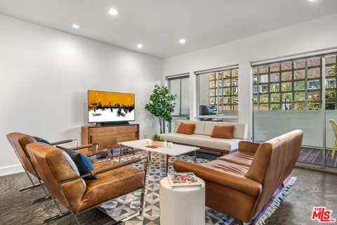 $389,000 | 277 East Alejo Road, Unit 101, Palm Springs, CA 92262