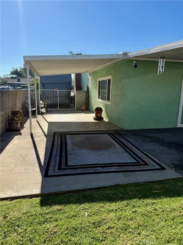 a view of an outdoor space