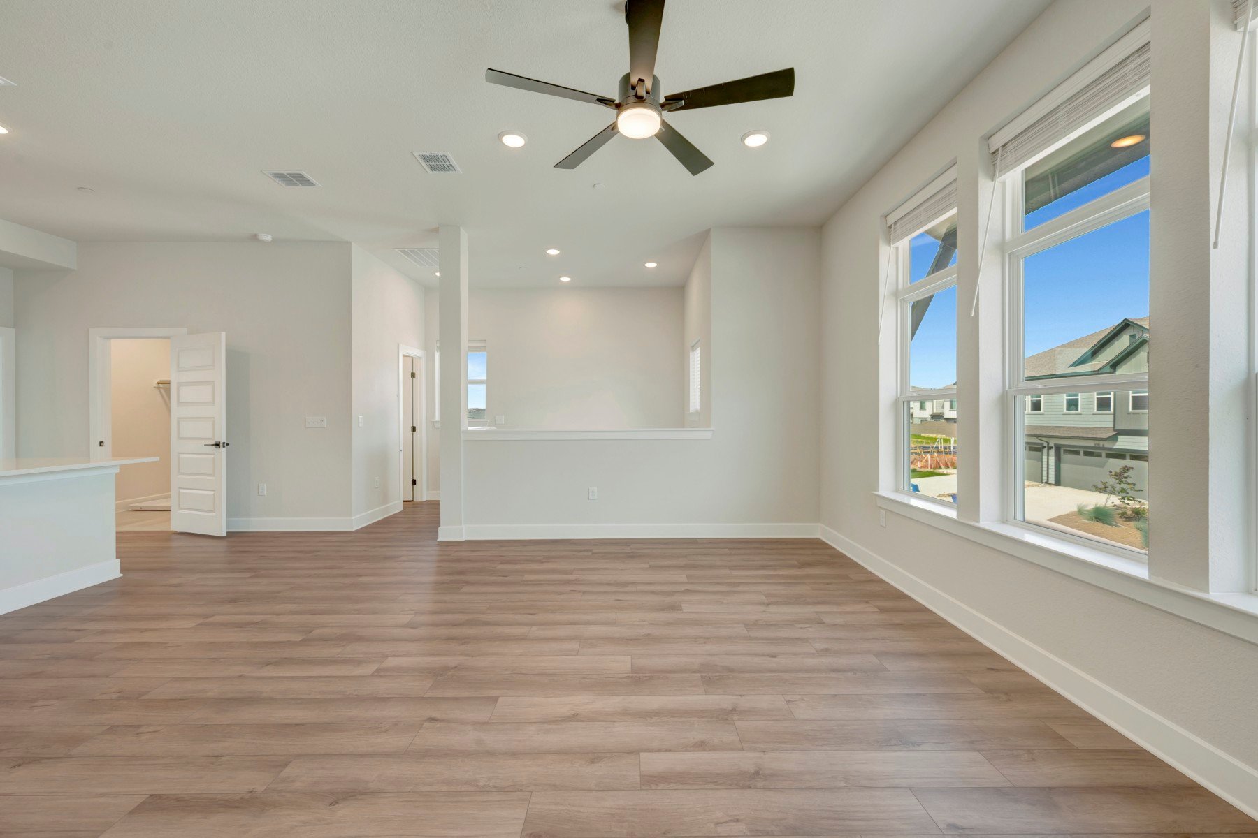 1017 Brickell Loop Austin, TX 78744 - Photo 16 of 31 Upstairs Retreat