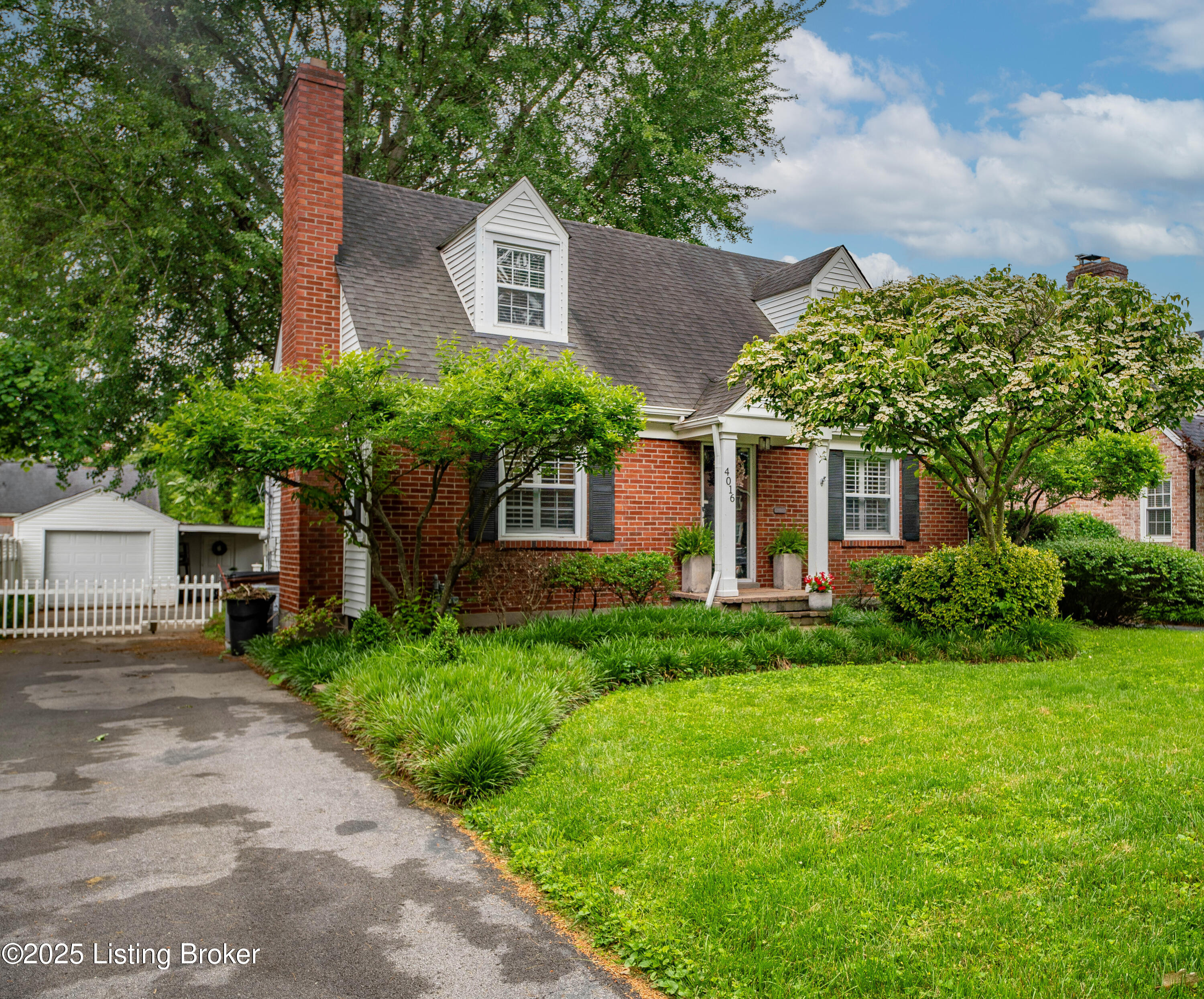 4016 Alton Road Louisville, KY 40207 - Photo 2 of 26 FRONT EXT 1