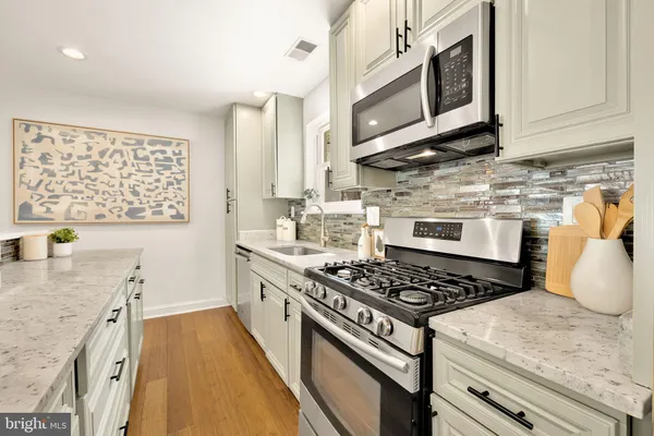 $799,000 | 407 Hinsdale Court, Silver Spring, MD 20901