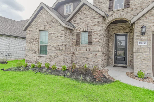 $2,300 | 18931 Eliza Crk Lane, New Caney, TX 77357