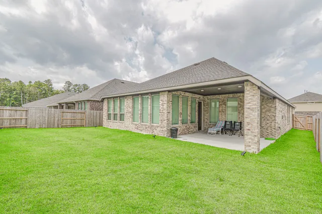 $2,300 | 18931 Eliza Crk Lane, New Caney, TX 77357