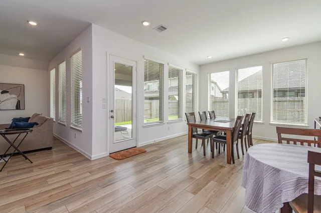 $2,300 | 18931 Eliza Crk Lane, New Caney, TX 77357