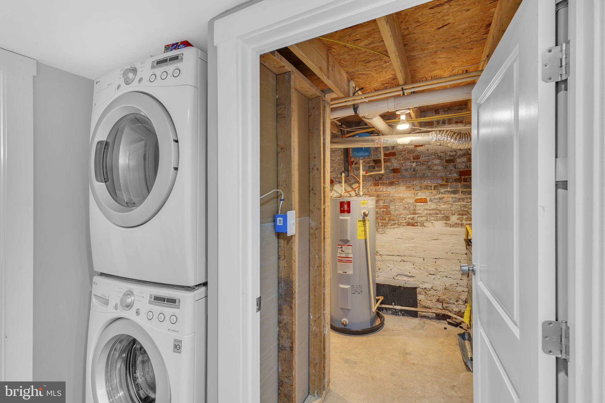 1827 Light Street Baltimore, MD 21230 - Photo 25 of 28 a utility room with dryer and washer