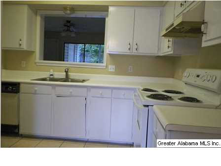 1326 Applegate Drive Alabaster, AL 35007 - Photo 3 of 12