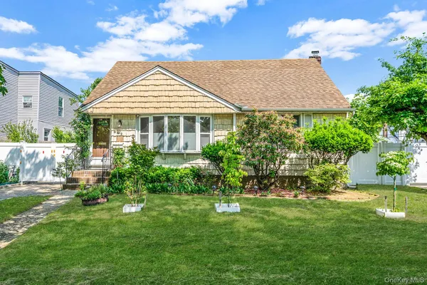 a view of a house with garden