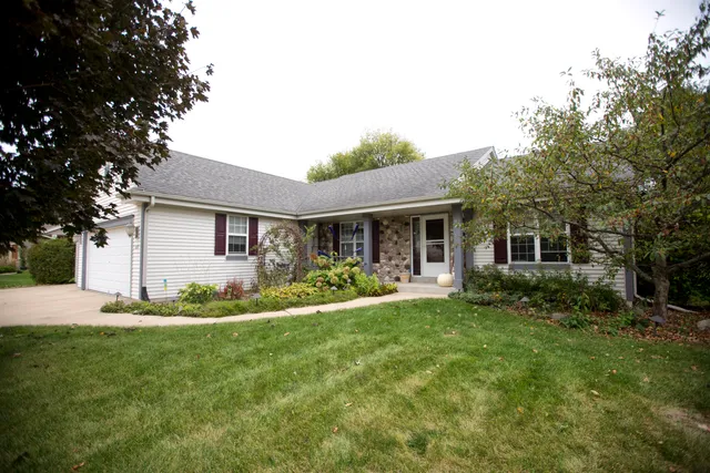 $399,969 | 625 Chadwick Drive, Watertown, WI 53094