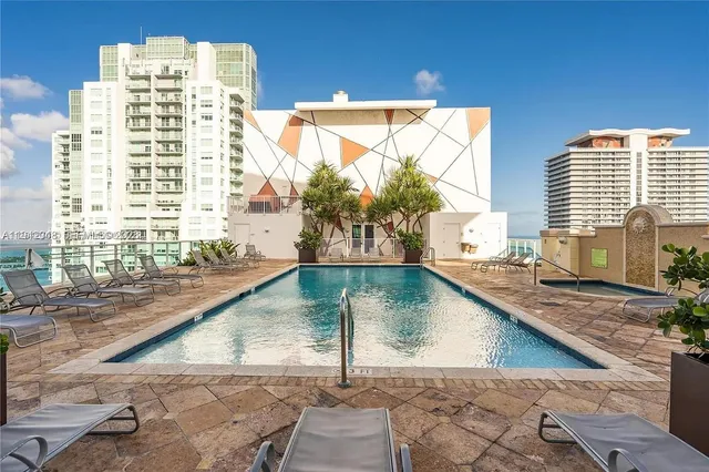 $3,300 | 133 Northeast 2nd Avenue, Unit 2606, Miami, FL 33132