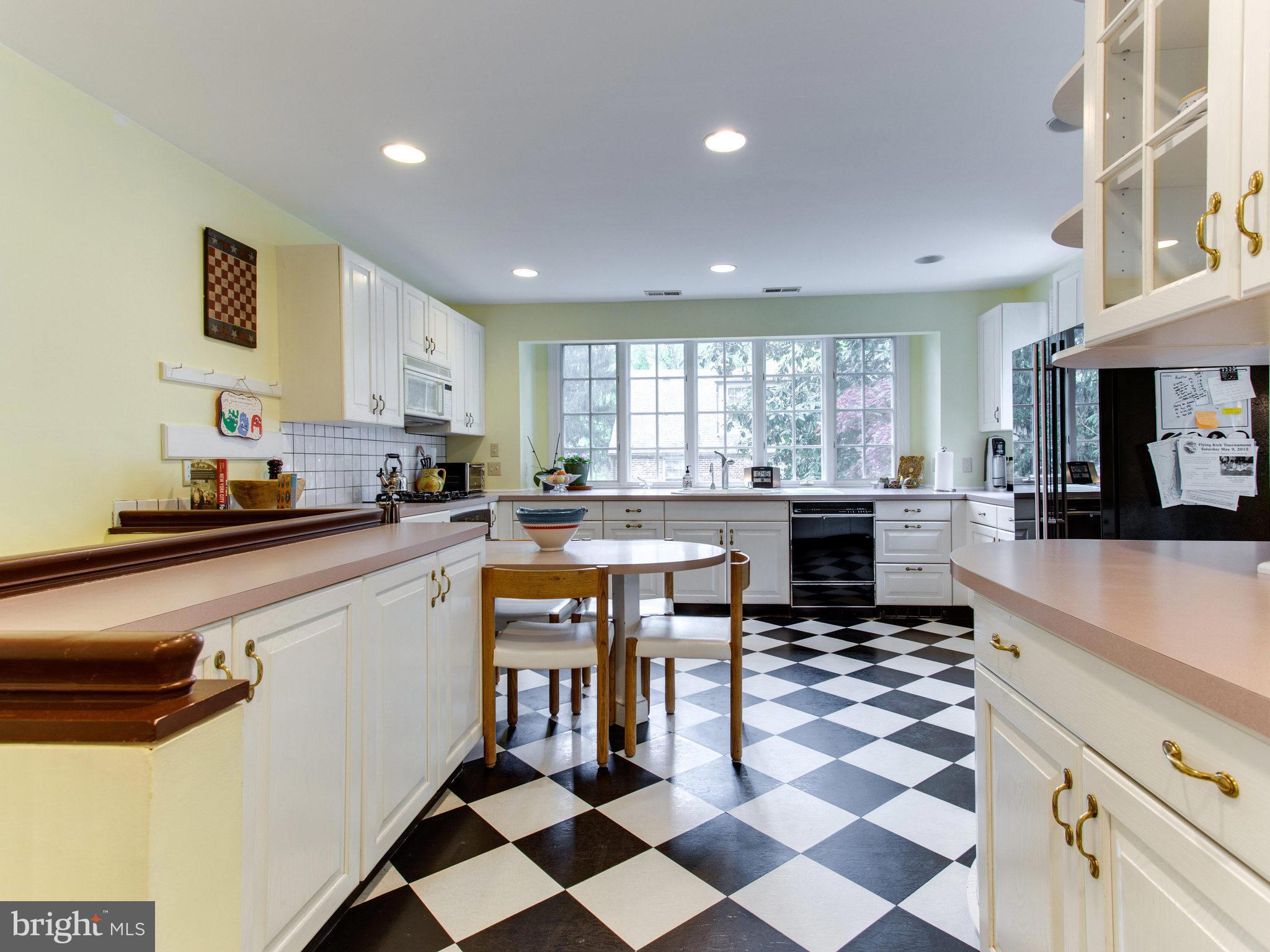 5316 Blackistone Road Bethesda, MD 20816 - Photo 13 of 25 Kitchen