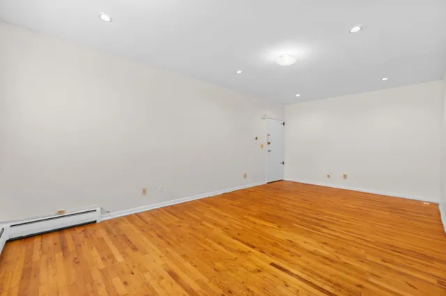 an empty room with an empty room