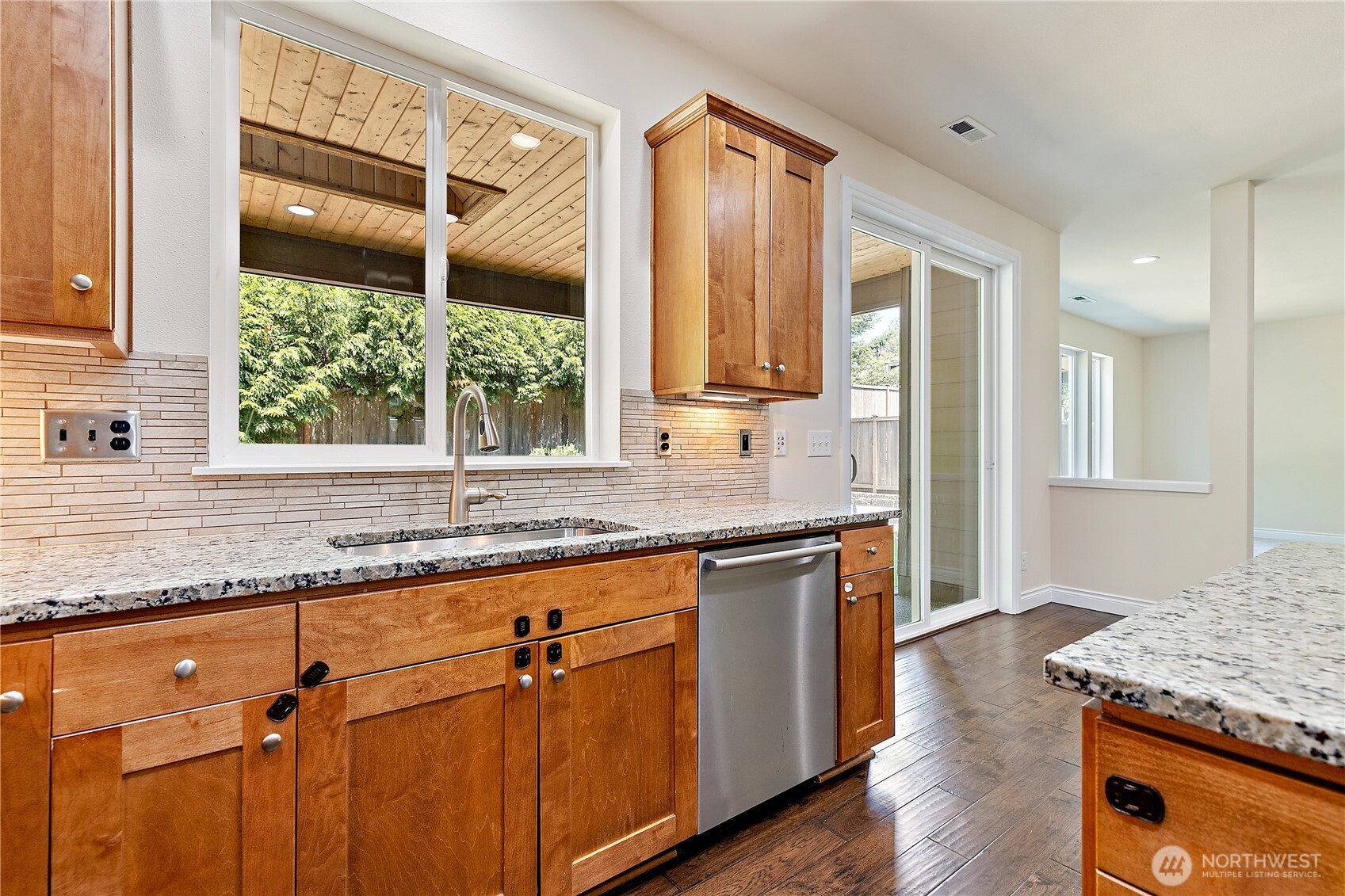 16216 Southeast 140th Street Renton, WA 98059 - Photo 7 of 35