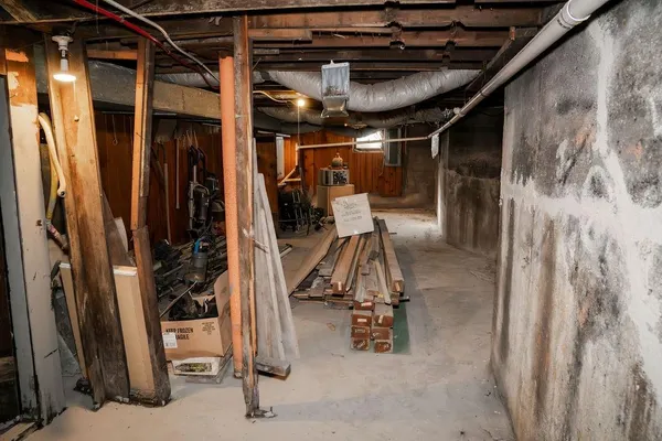 $200,000 | 2224 Crawford Avenue, Parsons, KS 67357