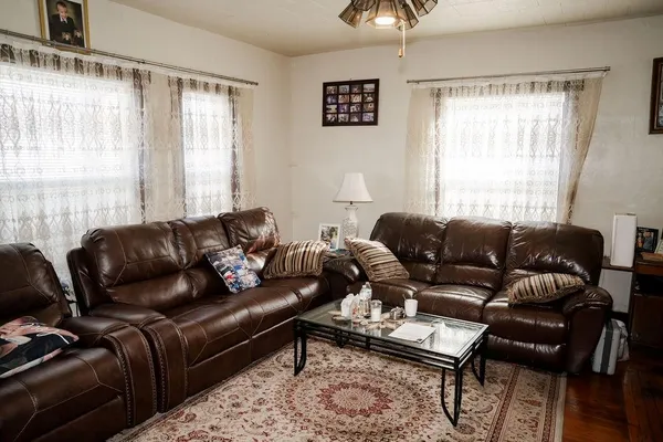 $200,000 | 2224 Crawford Avenue, Parsons, KS 67357