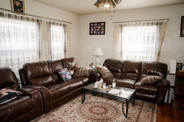 $200,000 | 2224 Crawford Avenue, Parsons, KS 67357