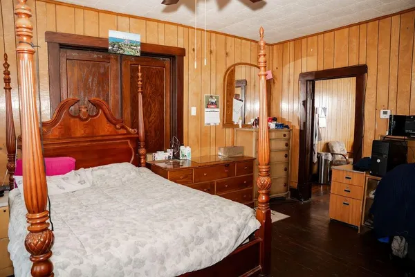 $200,000 | 2224 Crawford Avenue, Parsons, KS 67357