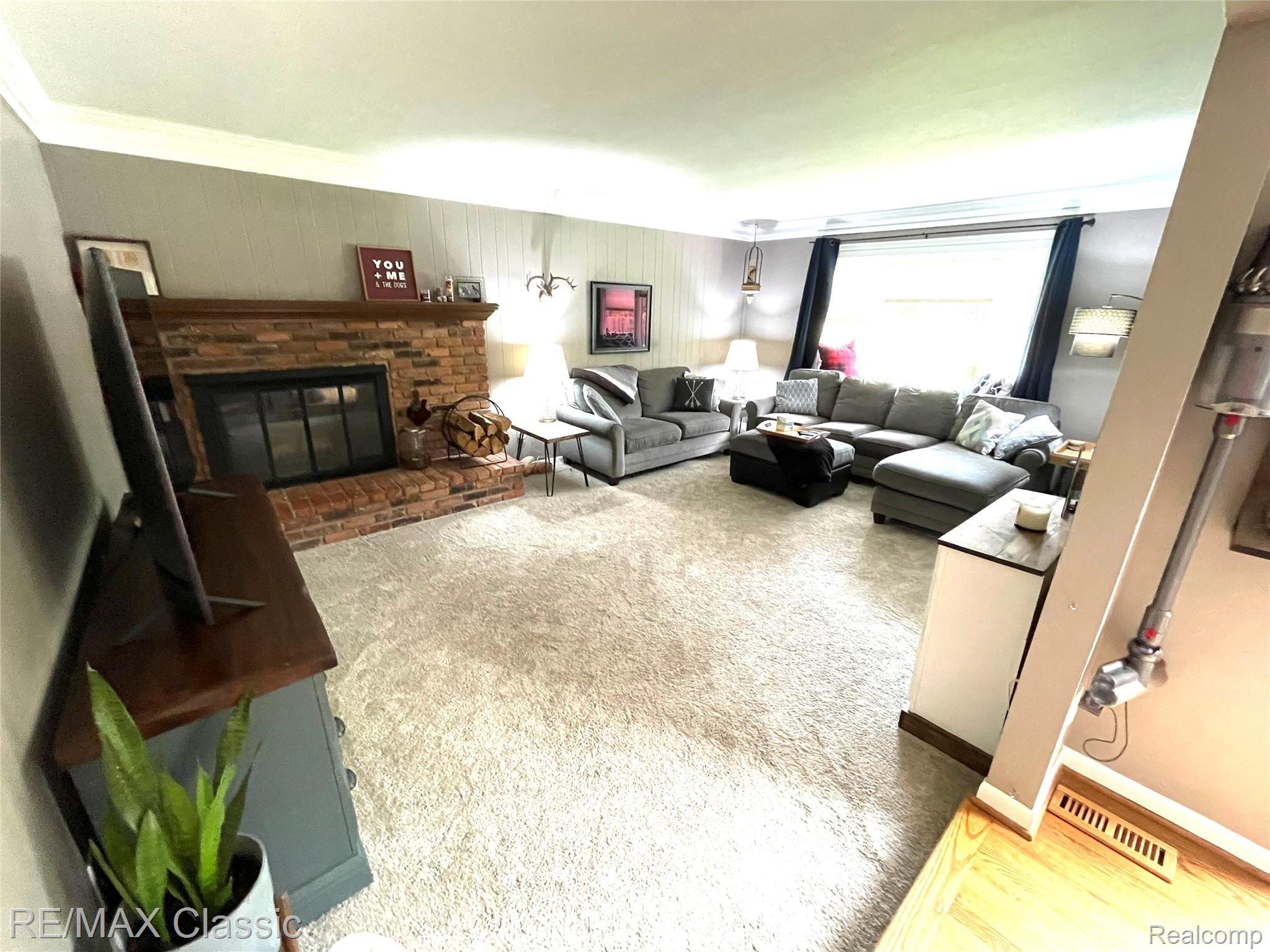 36170 Congress Road Farmington, MI 48335 - Photo 10 of 22 4350F3B3-5D25-4319-951D-19058C1E29AA.jpeg