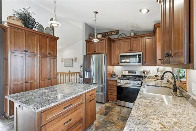 $450,000 | 1533 Hallewood Boulevard, New Richmond, WI 54017