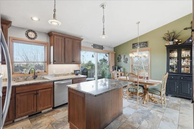 $450,000 | 1533 Hallewood Boulevard, New Richmond, WI 54017