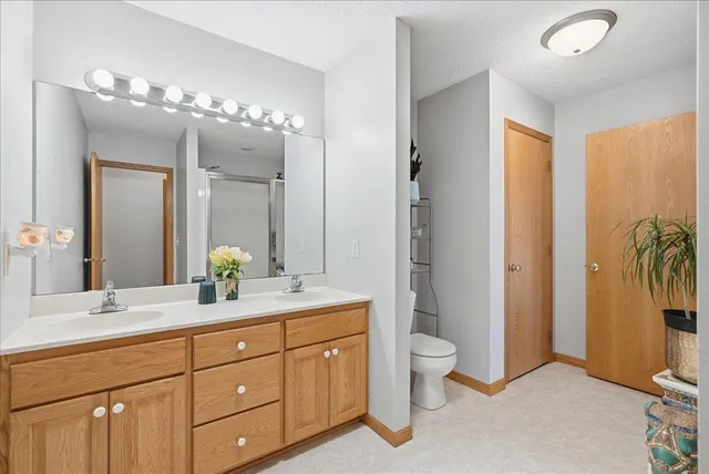 $450,000 | 1533 Hallewood Boulevard, New Richmond, WI 54017