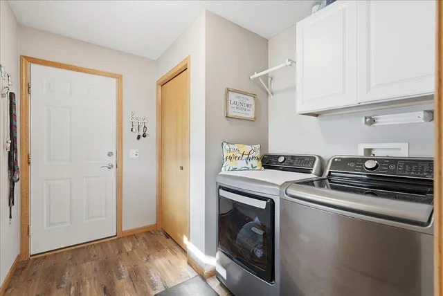 $450,000 | 1533 Hallewood Boulevard, New Richmond, WI 54017