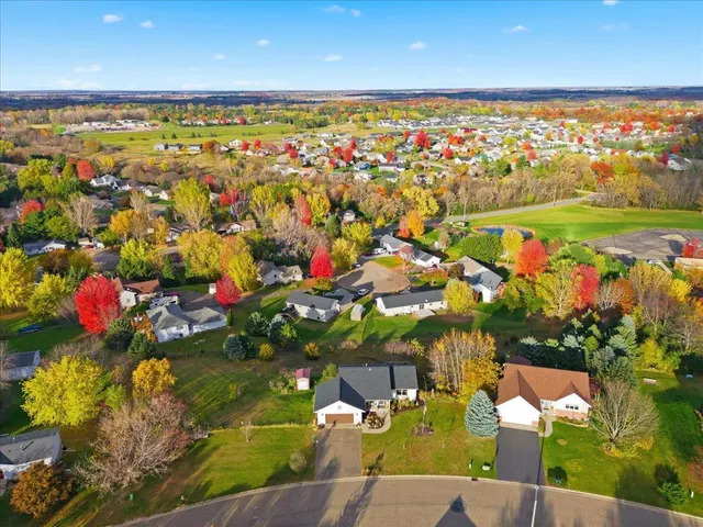 $450,000 | 1533 Hallewood Boulevard, New Richmond, WI 54017