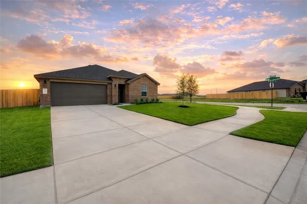 $2,499 | 9047 Rose Water Trail, Iowa Colony, TX 77583