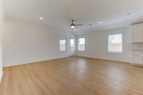 $2,499 | 9047 Rose Water Trail, Iowa Colony, TX 77583