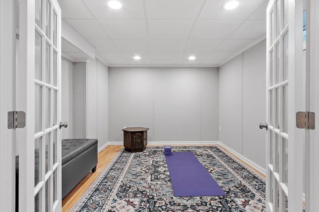 52 Edgewood Road Concord, MA 01742 - Photo 20 of 29 a very nice looking room with a rug