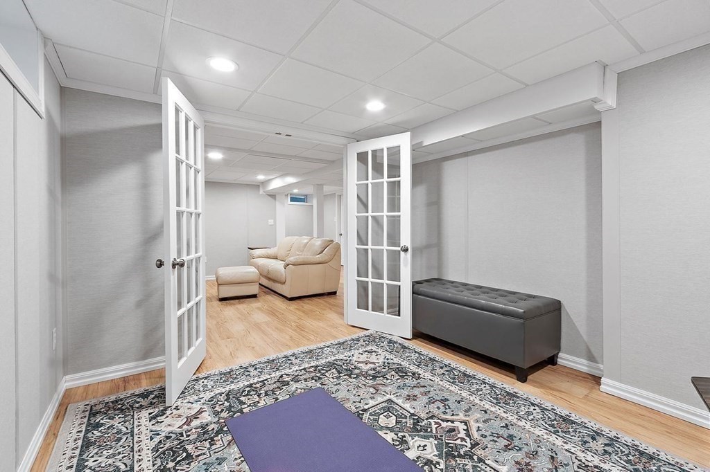 52 Edgewood Road Concord, MA 01742 - Photo 21 of 29 a living room with furniture