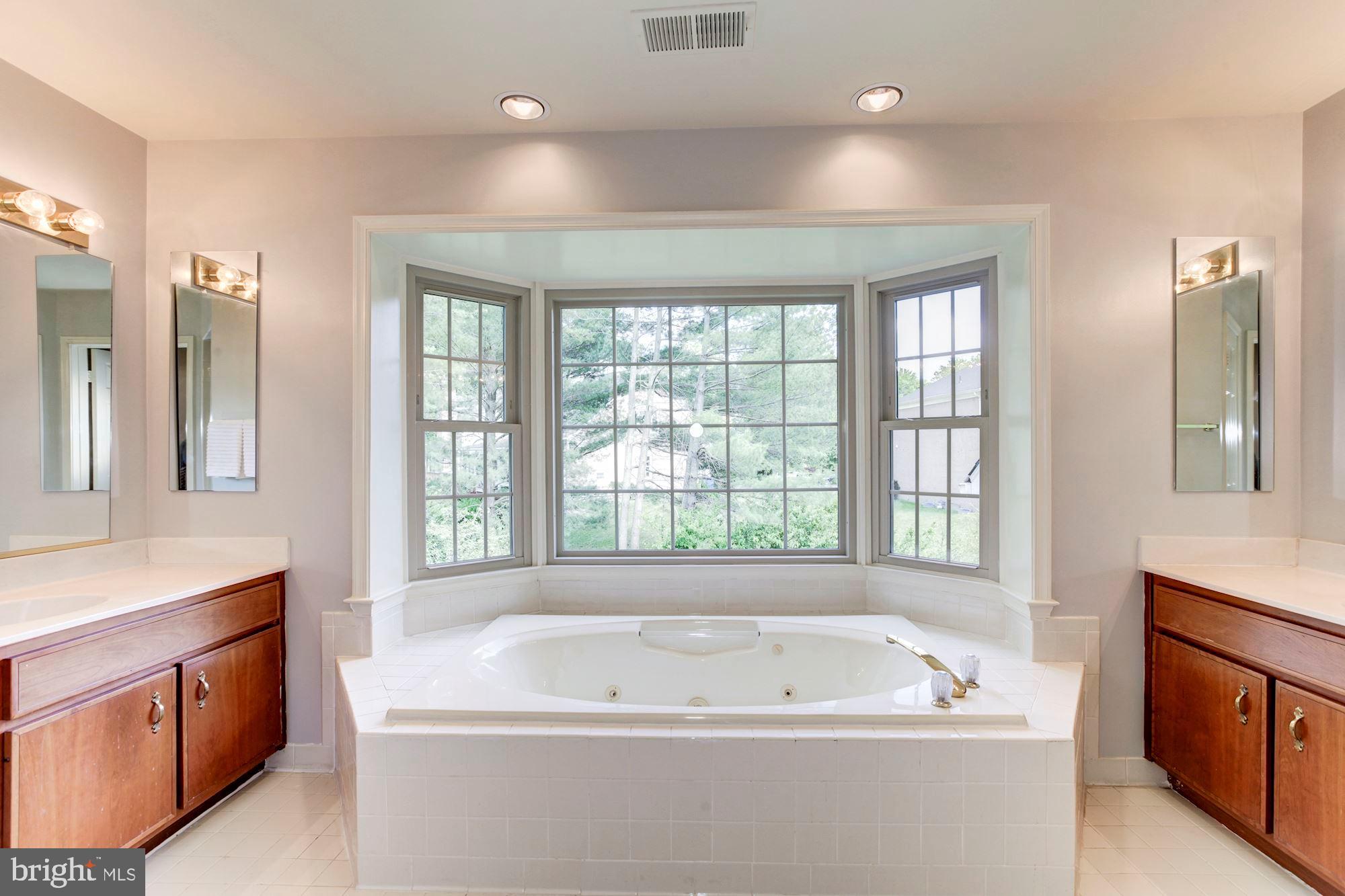 11137 Willowbrook Drive Potomac, MD 20854 - Photo 23 of 40 Master Bathroom