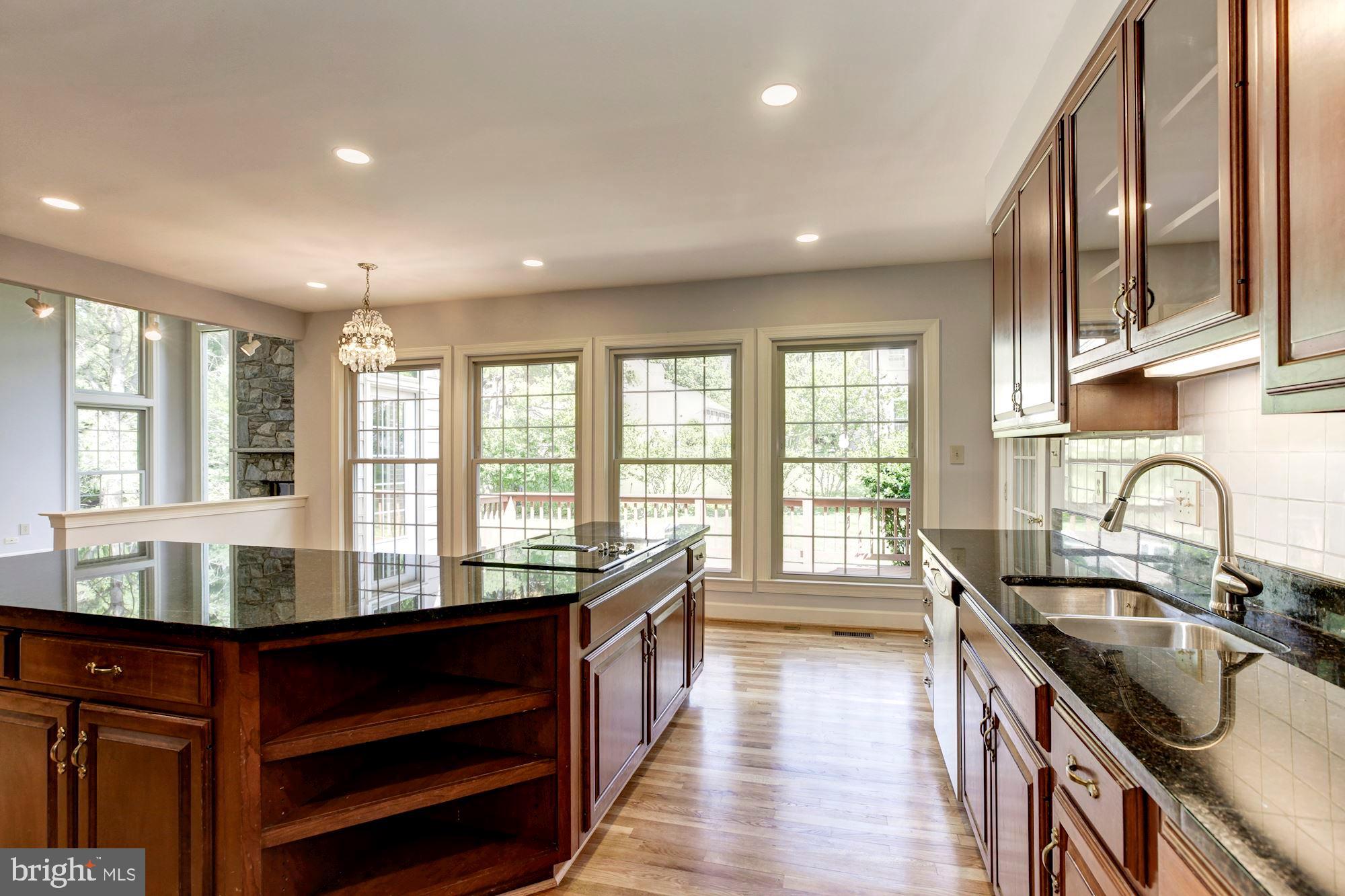 11137 Willowbrook Drive Potomac, MD 20854 - Photo 4 of 40