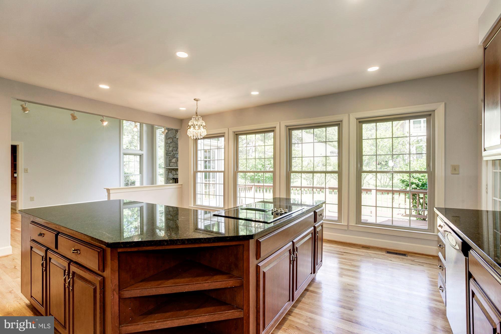 11137 Willowbrook Drive Potomac, MD 20854 - Photo 5 of 40