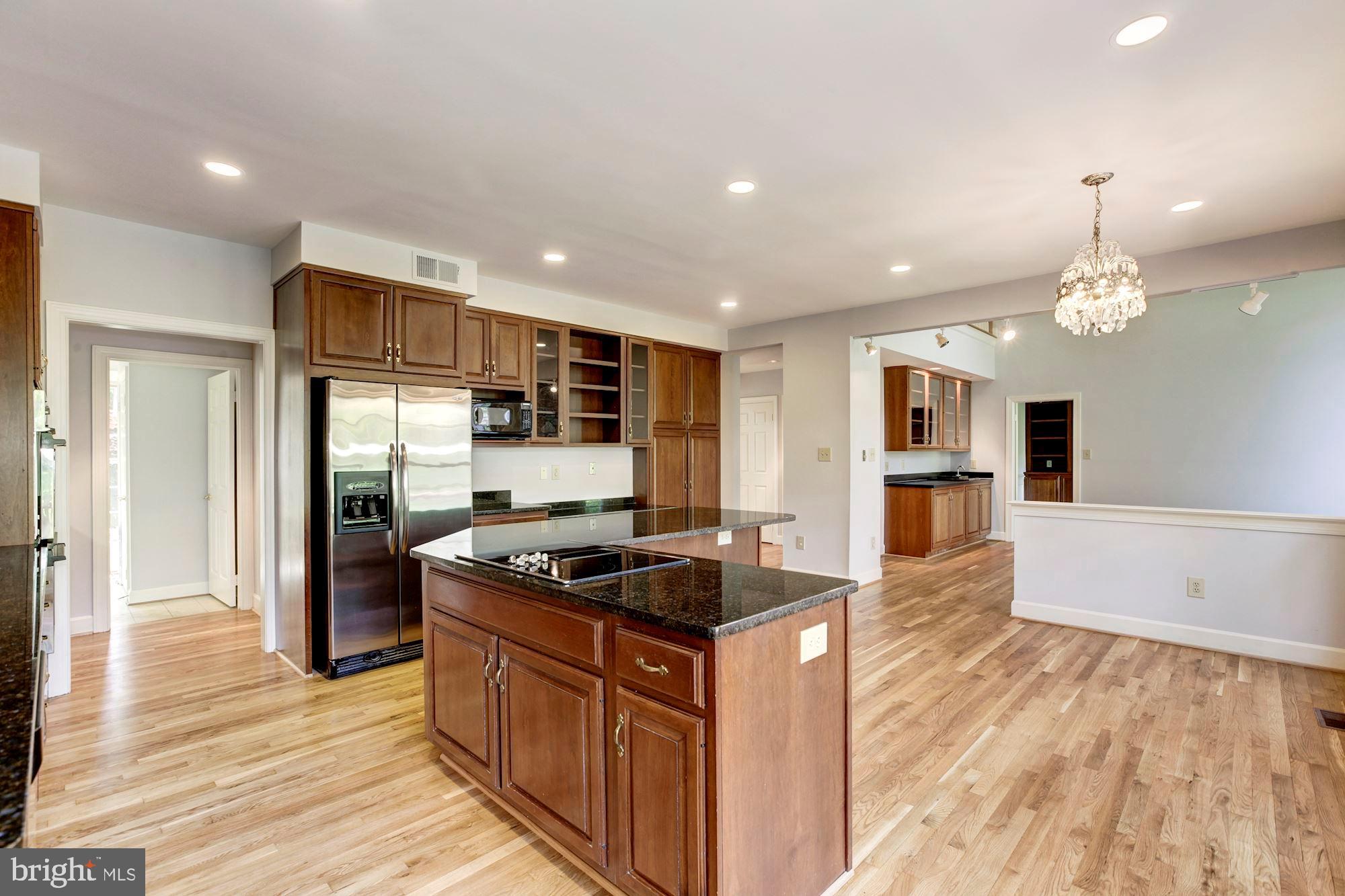 11137 Willowbrook Drive Potomac, MD 20854 - Photo 9 of 40