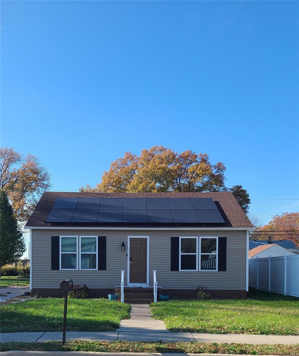 425 Sinclair Avenue South Roxana, IL 62087 - Photo 1 of 15 Gallery Image 1