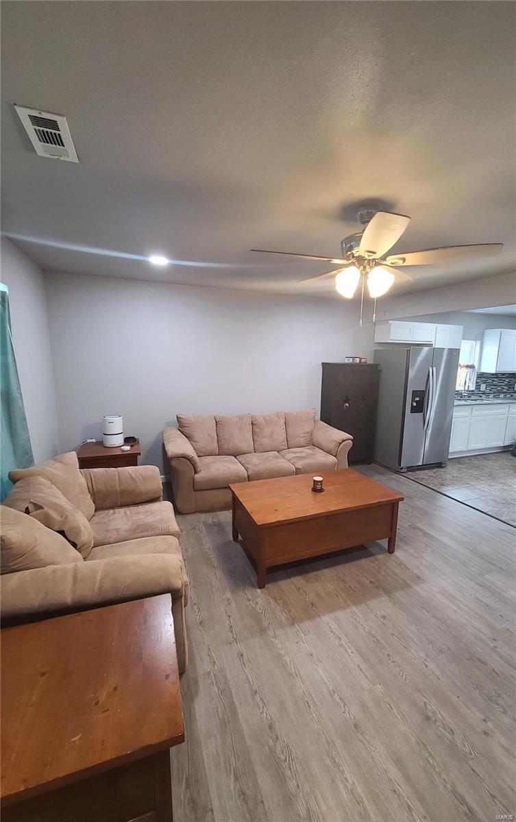 425 Sinclair Avenue South Roxana, IL 62087 - Photo 2 of 15 Gallery Image 2
