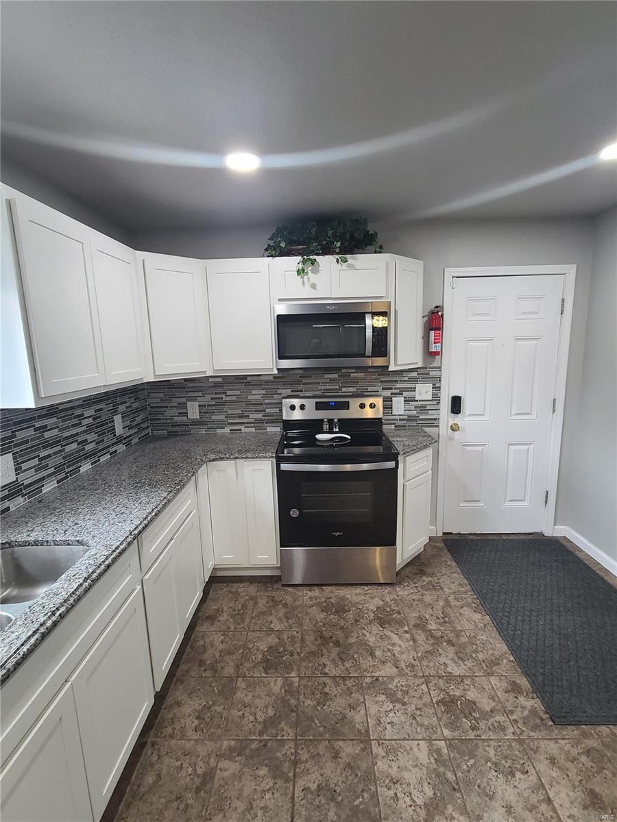 425 Sinclair Avenue South Roxana, IL 62087 - Photo 9 of 15 Gallery Image 9