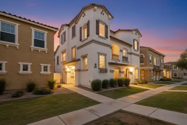 $2,000 | 1319 South Sabino Drive, Gilbert, AZ 85296