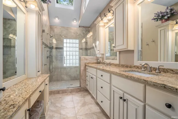 $874,900 | 51576 Autumn Ridge Drive, Granger, IN 46530