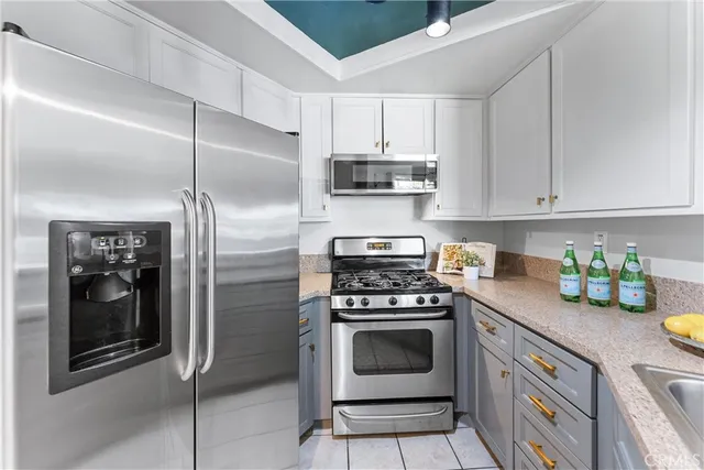 $2,600 | 628 Daisy Avenue, Unit 311, Long Beach, CA 90802