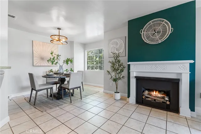 $2,600 | 628 Daisy Avenue, Unit 311, Long Beach, CA 90802