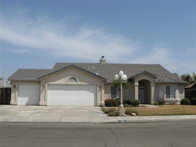 196 West Carob Avenue Reedley, CA 93654 - Photo 1 of 5 Gallery Image 1