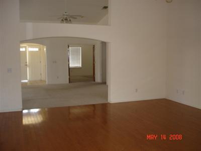 196 West Carob Avenue Reedley, CA 93654 - Photo 4 of 5 Gallery Image 4