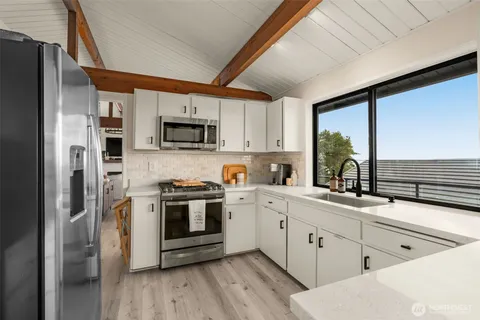 $1,750,000 | 2606 Northwest 201st Street, Shoreline, WA 98177